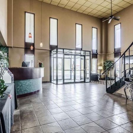 ホテル Hutchi Bell South Hutchinson エクステリア 写真